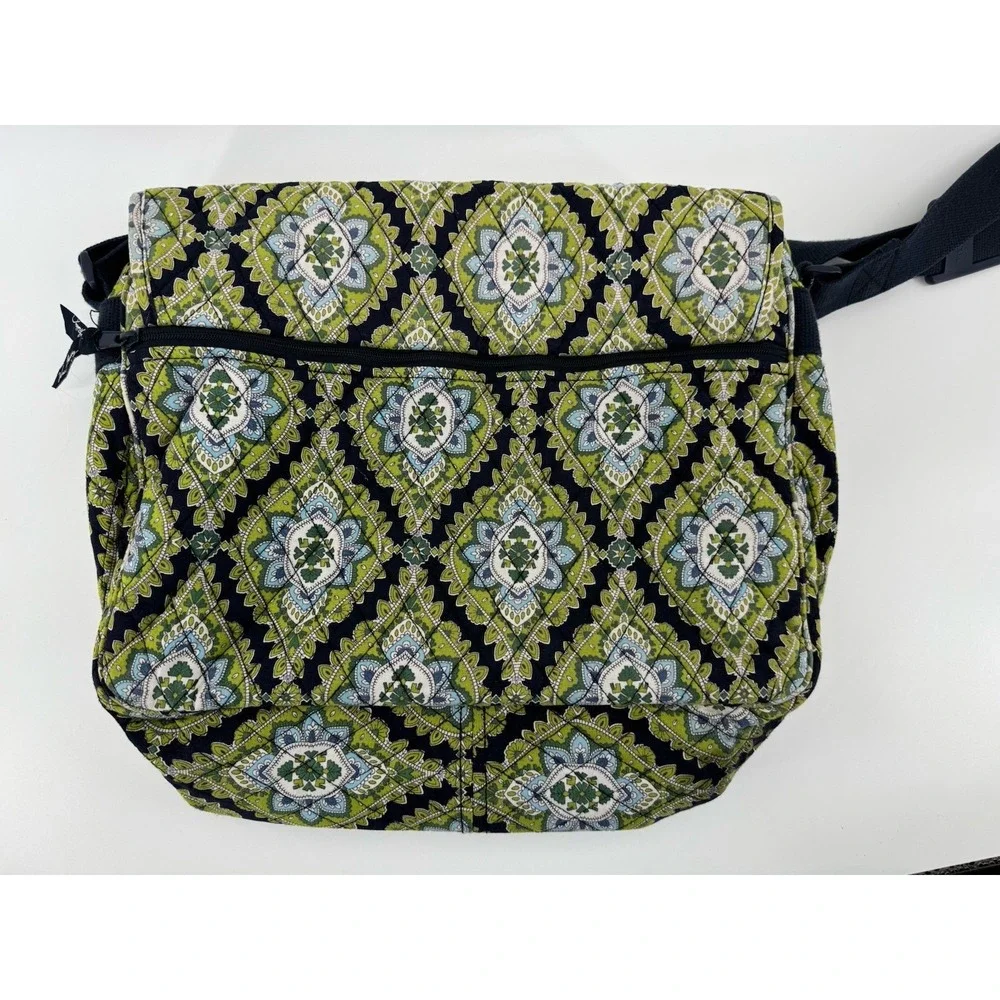 Vera Bradley excellent pre